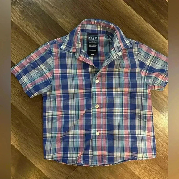 ❤️IZOD 4T short sleeve button down - Picture 1 of 7